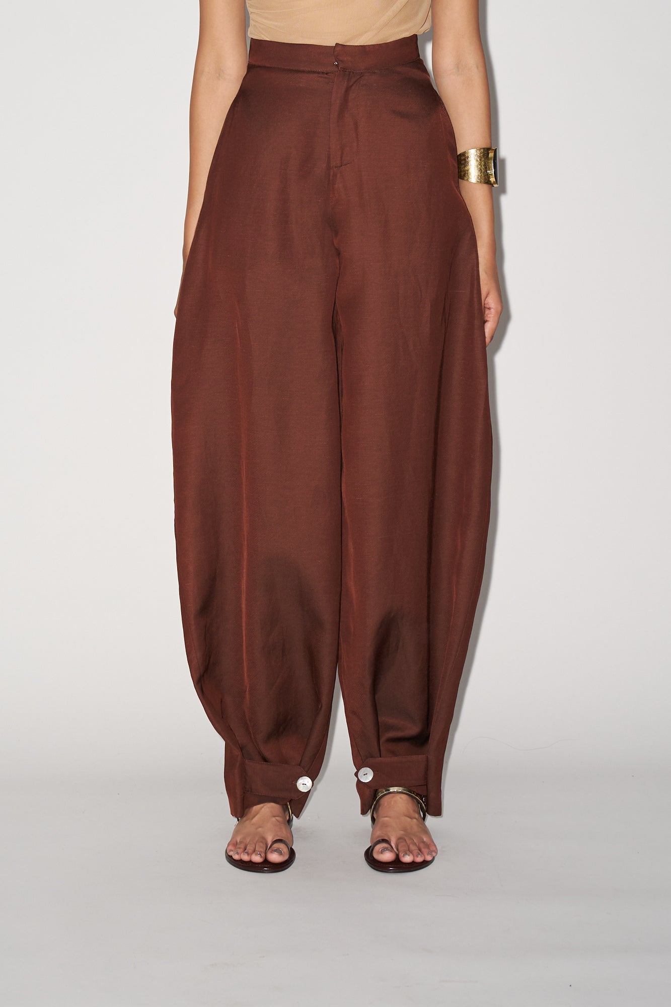 Brown balloon trousers