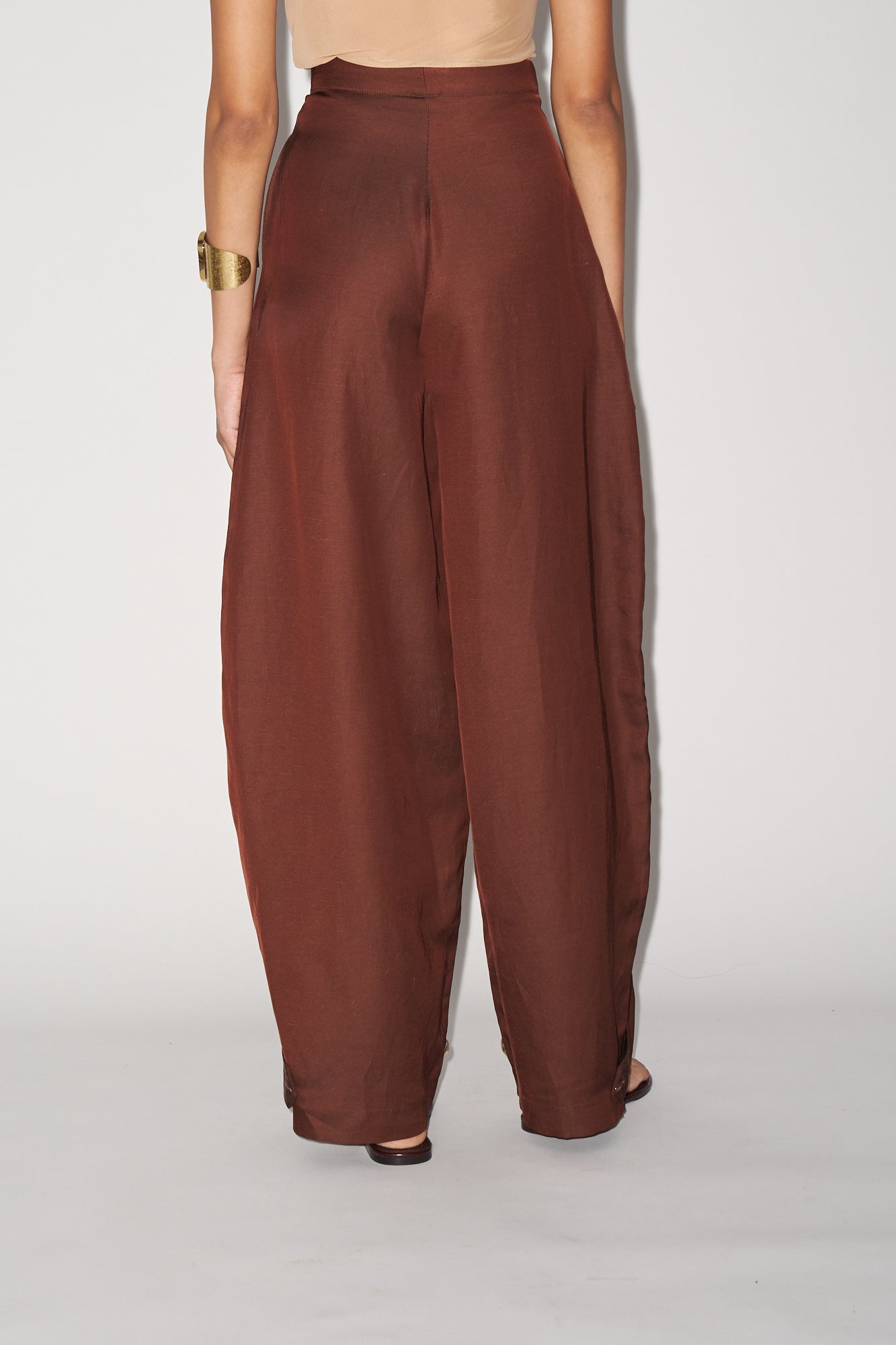 Brown balloon trousers