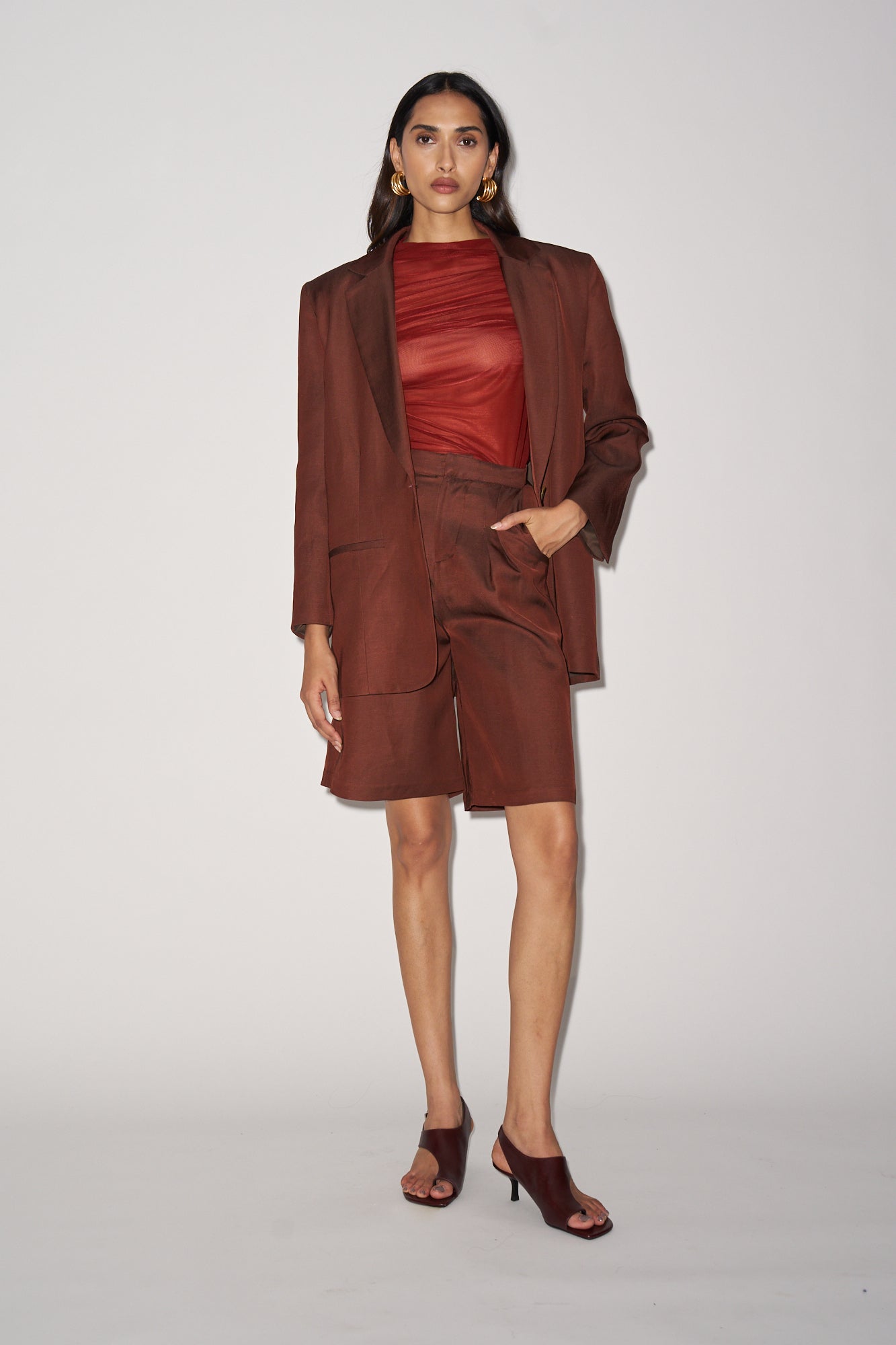 Brown linen bermuda