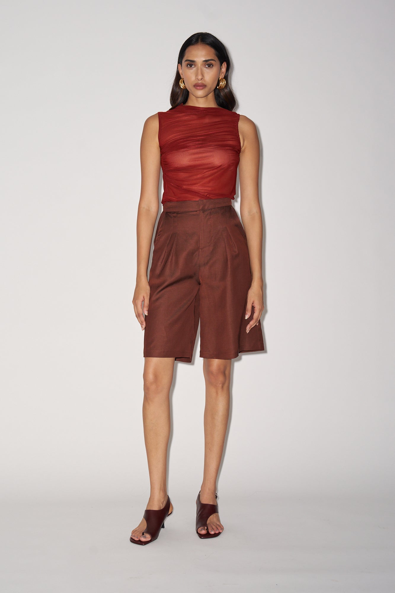Brown linen bermuda