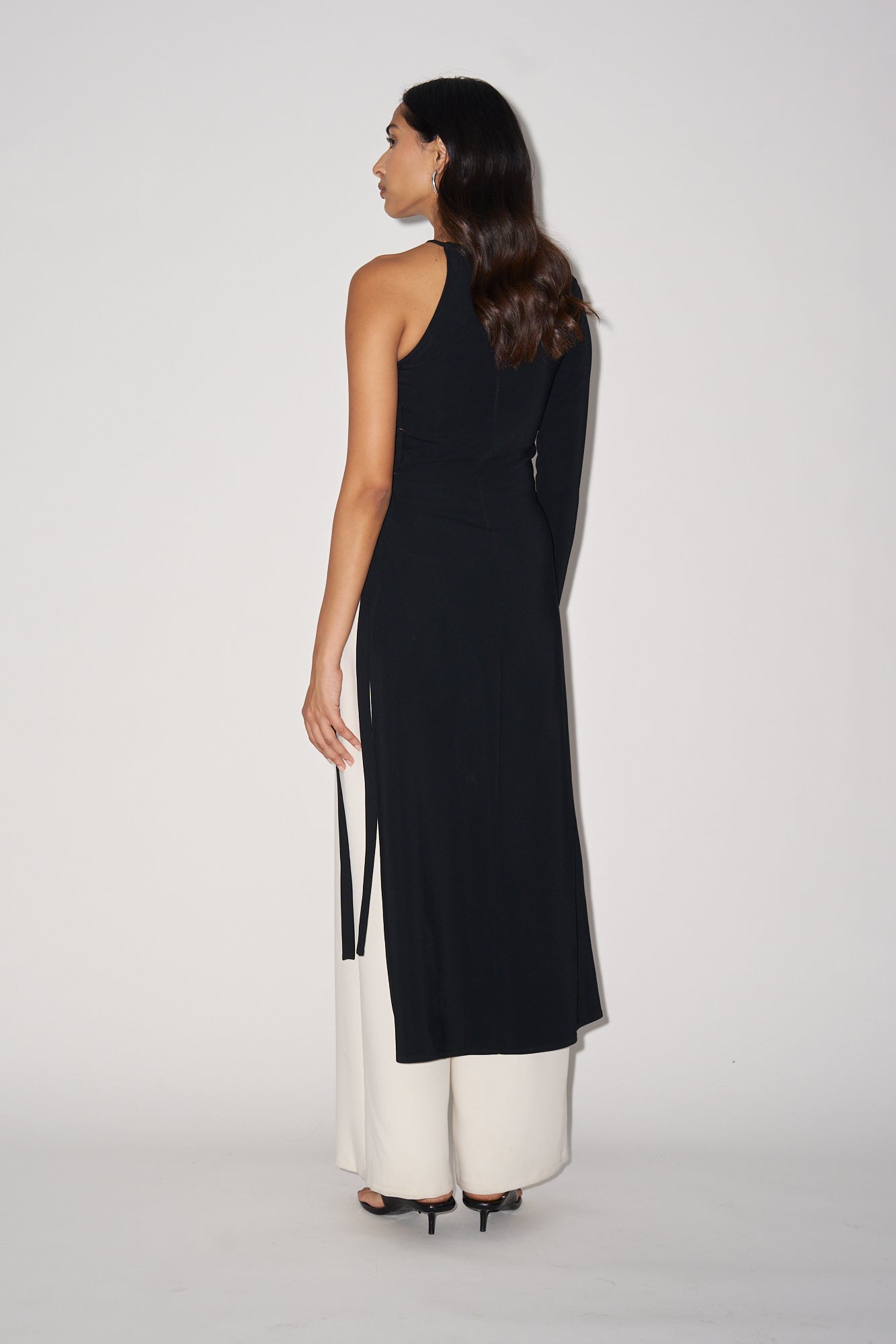 Black asymmetric top with strips