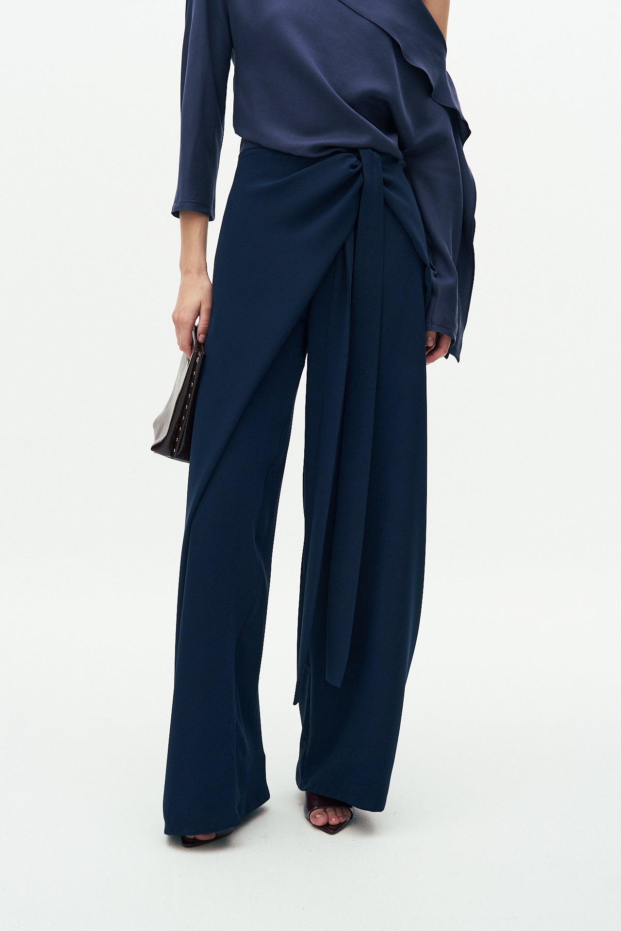 Crepe knot trousers