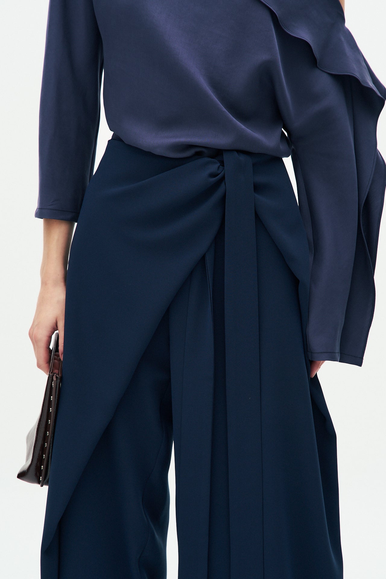 Crepe knot trousers