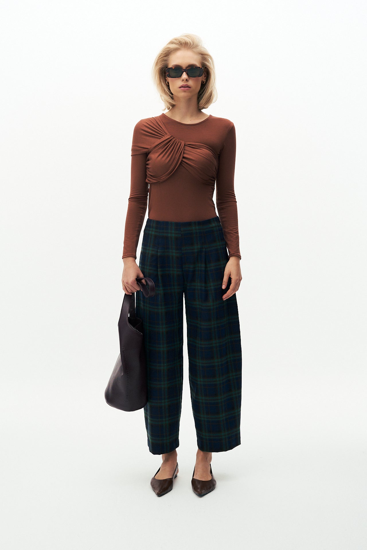 Checked barrel fit trousers