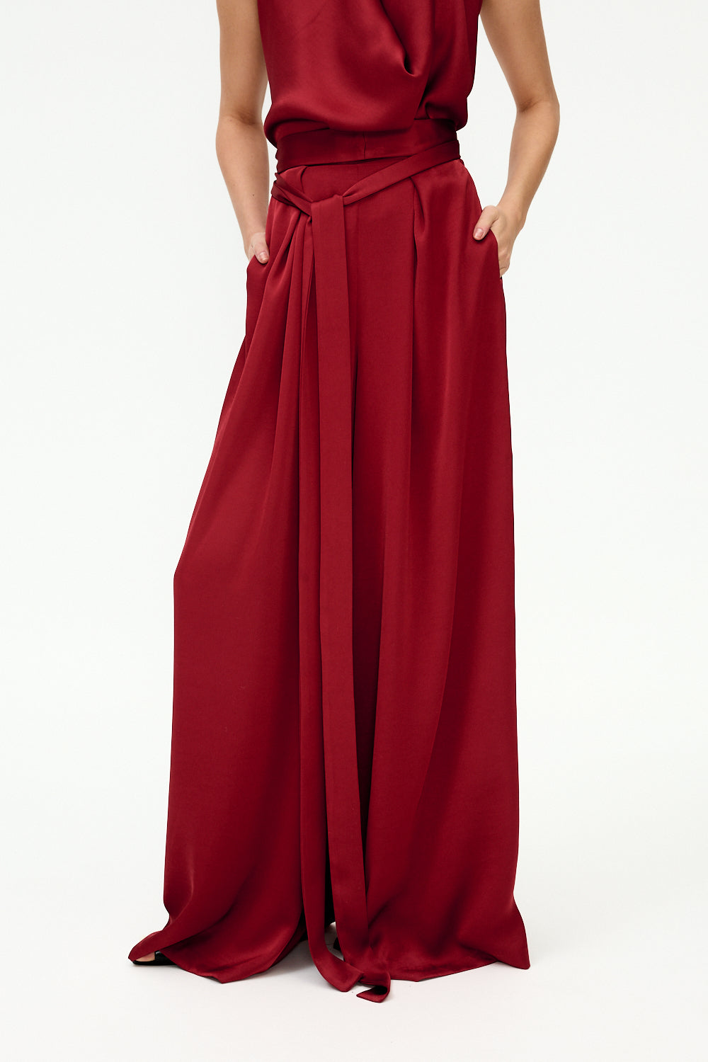 Red zero waste trousers