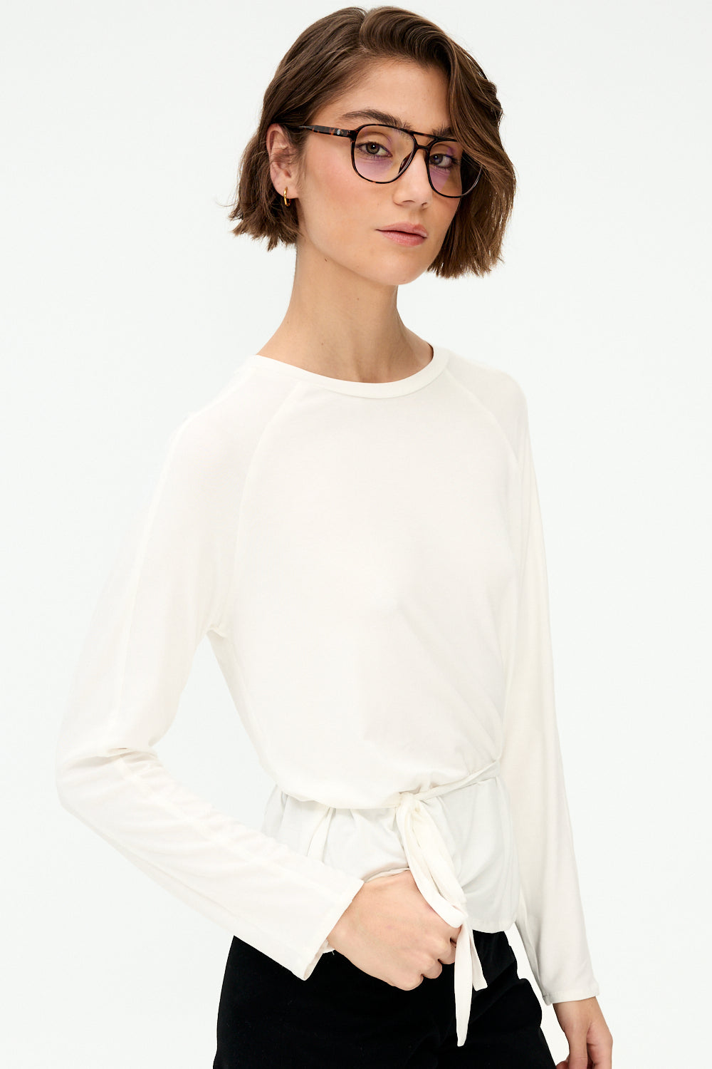 White bamboo t shirt with tie